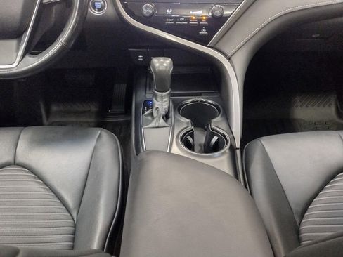 Used 2018 Toyota Camry L image 35