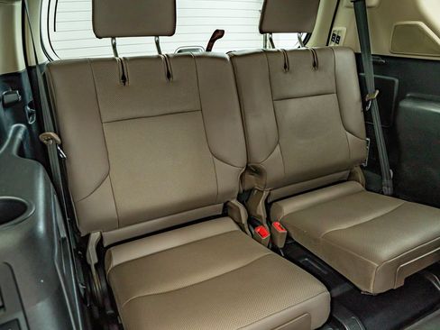 Used 2023 Lexus GX 460 Premium w/ Accessory Package AWD/4WD image 41