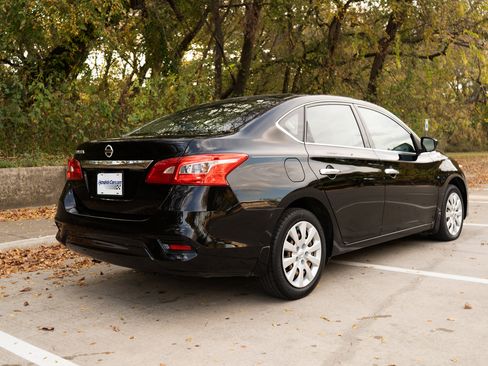 Used 2019 Nissan Sentra S image 9