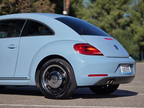 Used 2012 Volkswagen Beetle 2.5 FWD image 17