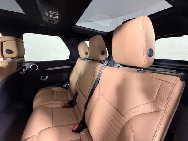 New 2026 Land Rover Discovery Limited Edition AWD/4WD image 24