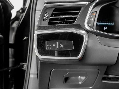 Used 2023 Audi S6 Prestige w/ Prestige Package image 43