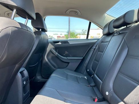 Used 2013 Volkswagen Jetta TDI FWD image 17