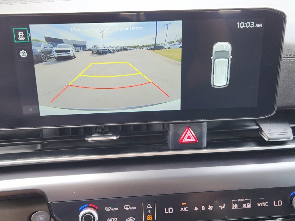 Used 2025 Kia Carnival FWD image 8
