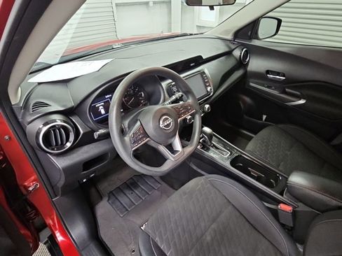 Used 2023 Nissan Kicks SV FWD image 12