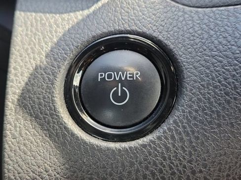 Used 2025 Toyota Camry SE FWD image 27