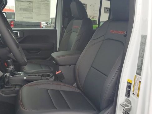 New 2025 Jeep Gladiator Rubicon image 17