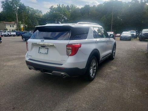 Used 2021 Ford Explorer Limited w/ Equipment Group 301A image 6