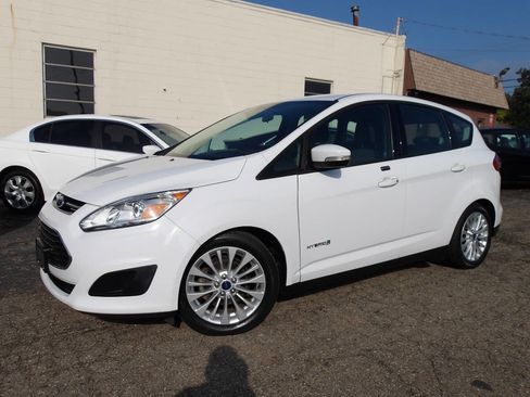 Used 2017 Ford C-MAX SE image 2