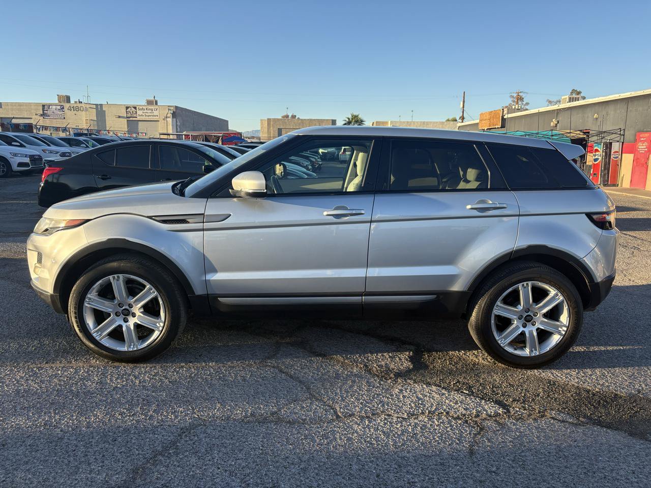 Used 2013 Land Rover Range Rover Evoque Pure Plus w/ Pure Plus Pkg AWD/4WD image 3