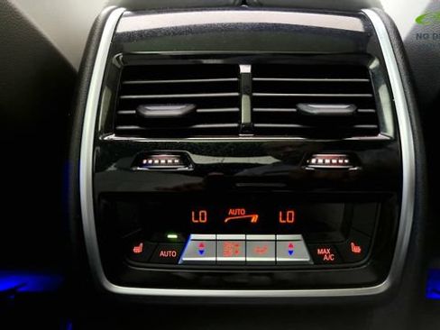 Used 2024 BMW X7 xDrive40i w/ M Sport Package AWD/4WD image 59