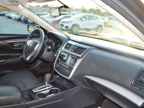 Used 2018 Nissan Altima 2.5 S w/ S Convenience Package image 19