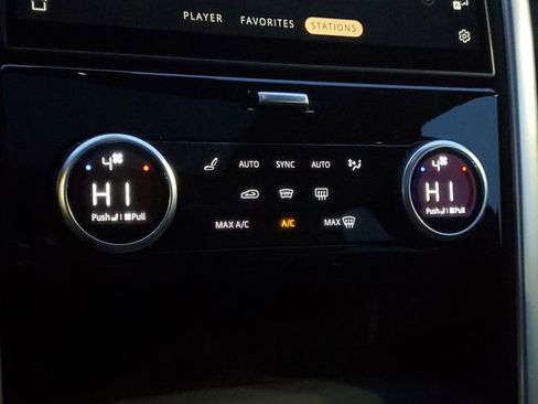 New 2026 Land Rover Discovery S AWD/4WD image 32