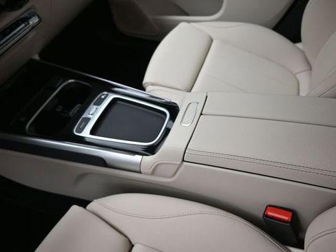 Used 2024 Mercedes-Benz EQB 250+ image 31