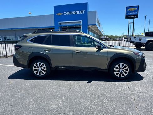 Used 2025 Subaru Outback Premium w/ Popular Package #1 AWD/4WD image 5