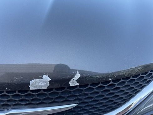 Used 2019 Chrysler Pacifica Limited w/ Advanced Safetytec Group FWD image 13