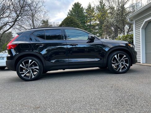 Used 2021 Volvo XC40 T5 R-Design w/ Advanced Package AWD/4WD image 23