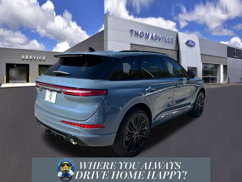 New 2026 Lincoln Corsair Premiere image 3