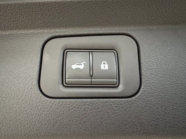 Used 2025 Nissan Armada SL w/ Captain's Chari Seat Package RWD image 25