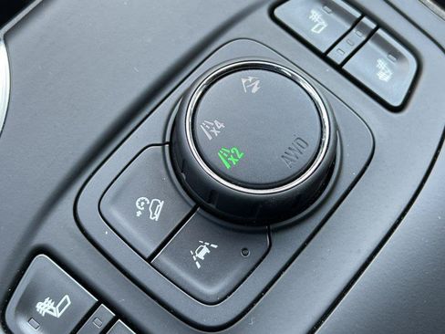 Used 2021 GMC Terrain SLT w/ Infotainment Package II AWD/4WD image 27