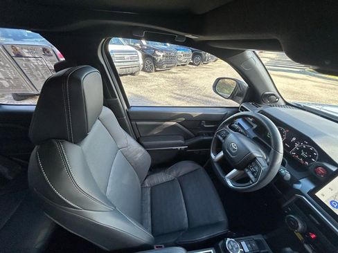 Used 2025 Toyota 4Runner TRD Off-Road Premium image 26