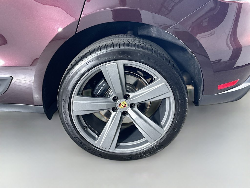 Certified 2026 Porsche Macan Turbo AWD/4WD image 32
