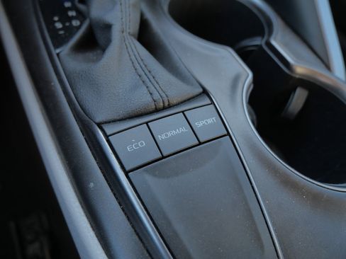 Certified 2024 Toyota Camry SE FWD image 31