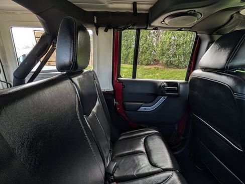 Used 2013 Jeep Wrangler Unlimited Rubicon w/ Connectivity Group AWD/4WD image 26