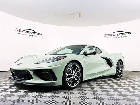 Used 2024 Chevrolet Corvette Stingray Premium Conv w/ Z51 Performance Package image 4