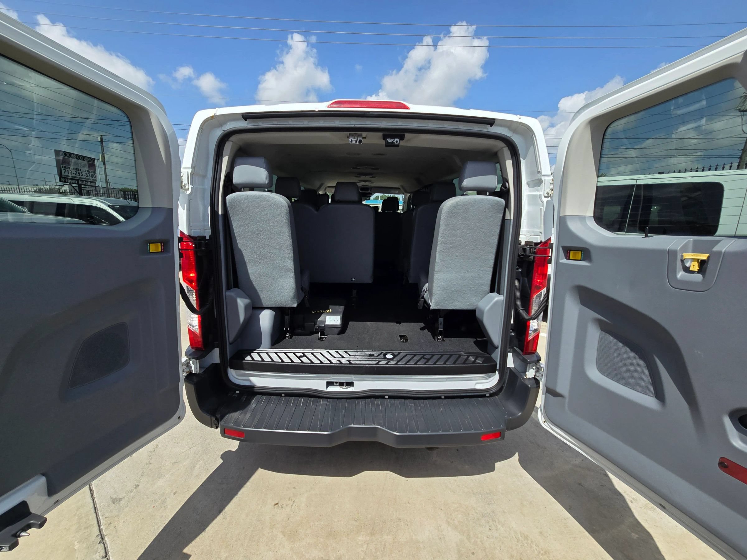 Used 2018 Ford Transit 350 XL RWD image 21