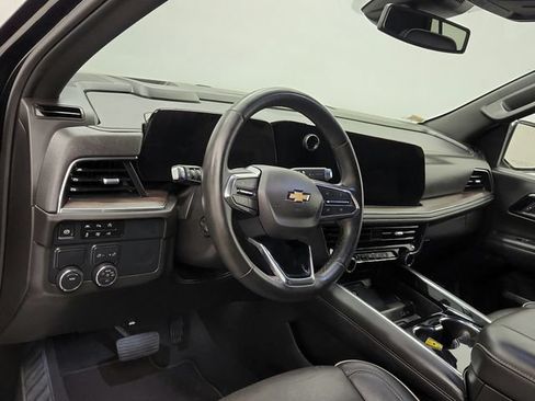 Used 2025 Chevrolet Tahoe Premier RWD image 18