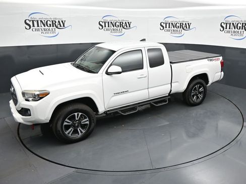 Used 2017 Toyota Tacoma TRD Sport w/ Tow Package (A/T) AWD/4WD image 20
