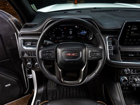 Used 2023 GMC Yukon AT4 image 15