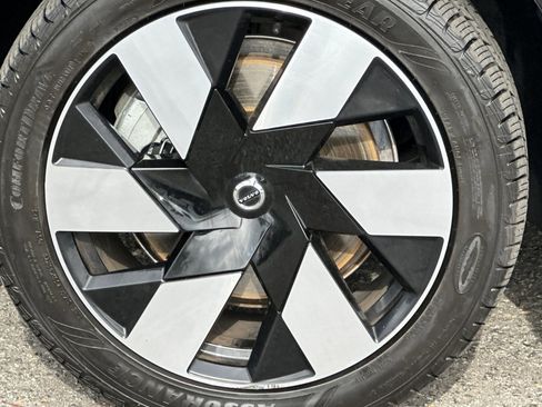 Certified 2023 Volvo XC60 T8 Plus image 34