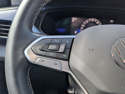 Used 2023 Volkswagen Taos SE image 23