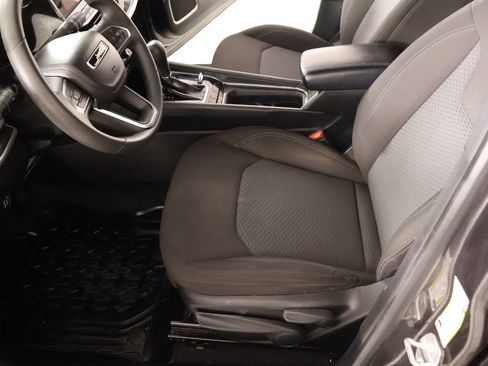 Used 2023 Jeep Compass Sport image 9