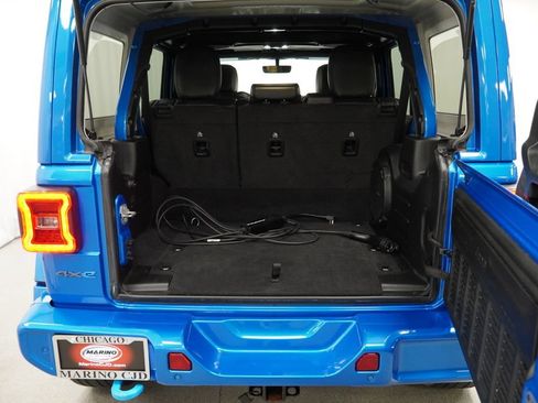 Used 2023 Jeep Wrangler Unlimited Sahara AWD/4WD image 45