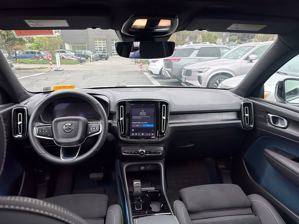 Used 2023 Volvo XC40 Recharge Ultimate AWD/4WD image 10