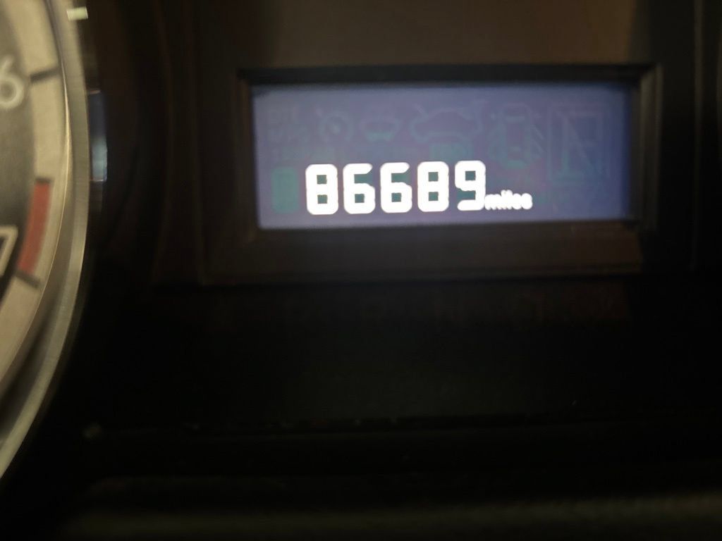 Used 2015 Dodge Grand Caravan SXT w/ UConnect Hands-Free Group FWD image 8