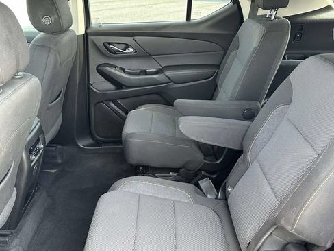 Used 2019 Chevrolet Traverse LT FWD image 12