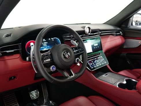 Used 2025 Maserati Grecale Modena AWD/4WD image 14