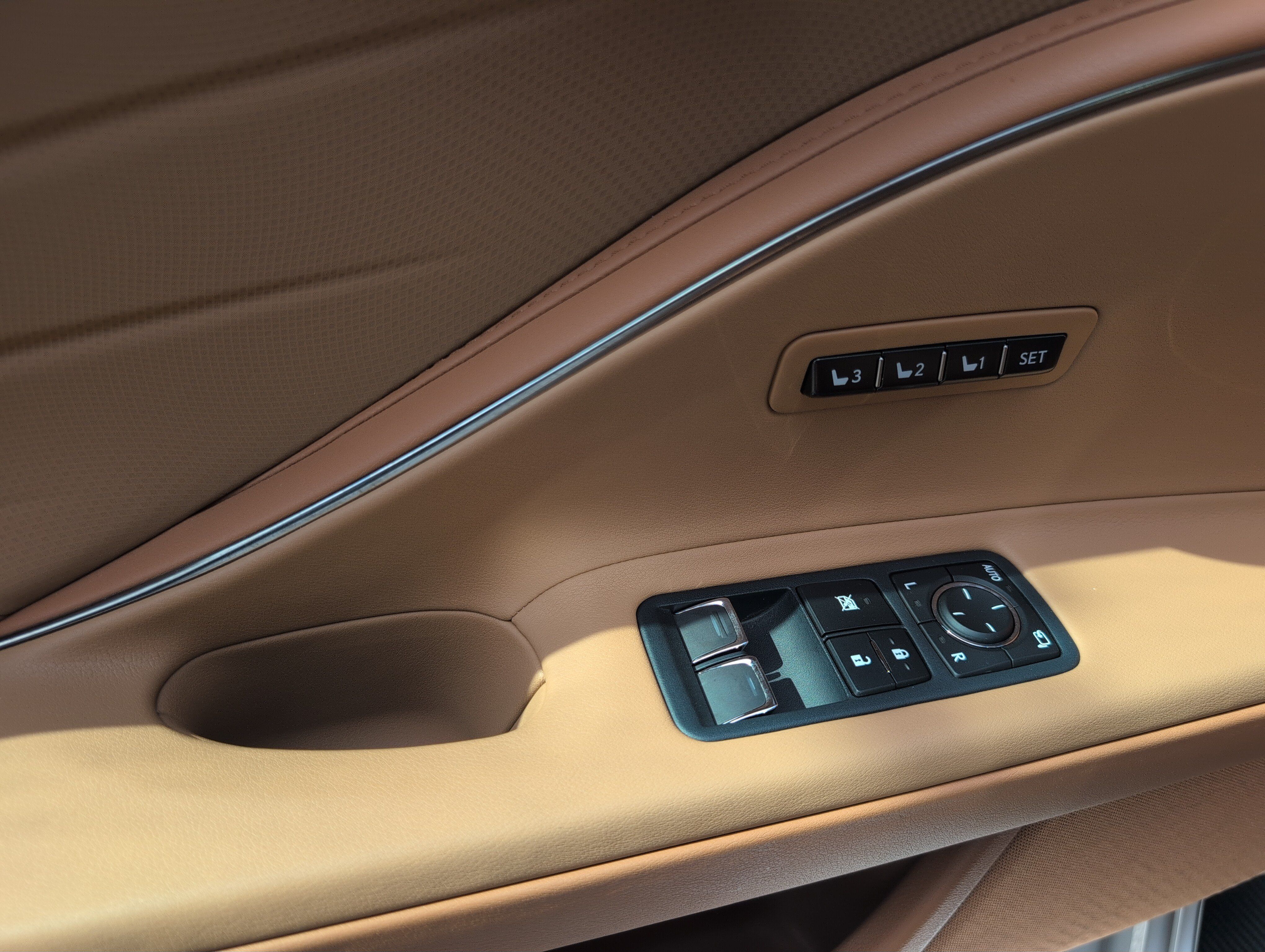 Used 2021 Lexus LC 500 Convertible w/ Touring Package RWD image 8