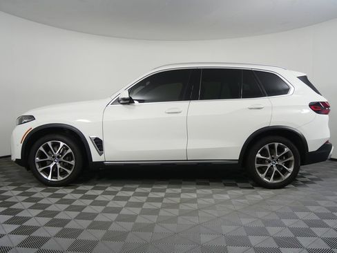 Used 2024 BMW X5 sDrive40i w/ Parking Assistance Package image 6