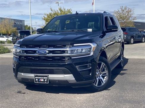 Used 2024 Ford Expedition Limited image 3