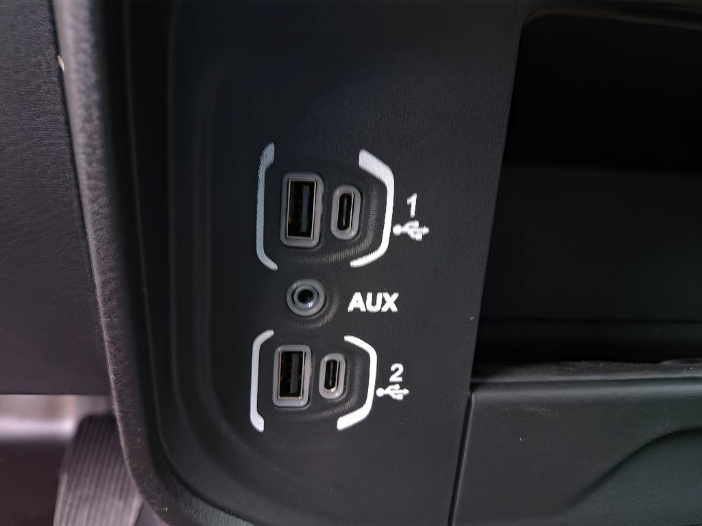 New 2024 RAM 3500 Tradesman w/ Convenience Group AWD/4WD image 24