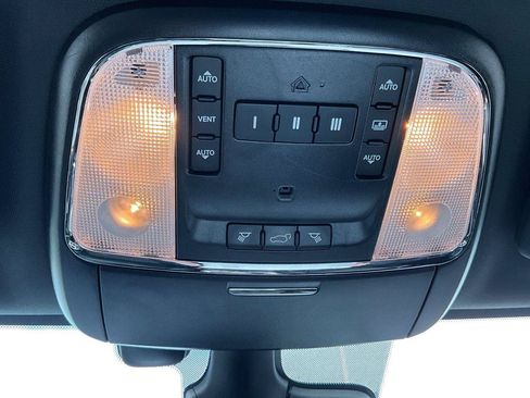 Used 2018 Jeep Grand Cherokee Overland AWD/4WD image 38