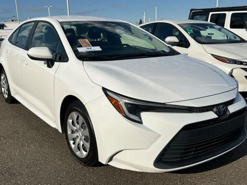 Used 2023 Toyota Corolla LE FWD image 3