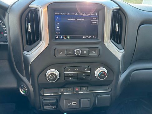 Used 2025 GMC Sierra 2500 Pro w/ Convenience Package image 16