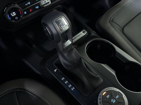 New 2026 Ford Bronco Outer Banks AWD/4WD image 25