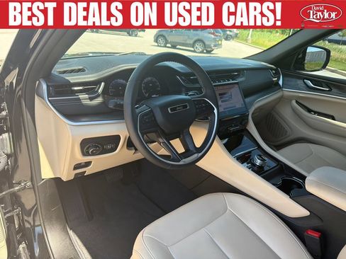 Used 2023 Jeep Grand Cherokee Limited AWD/4WD image 12